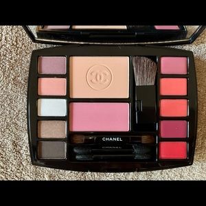 CHANEL Travel Makeup Pallet ...NEW....